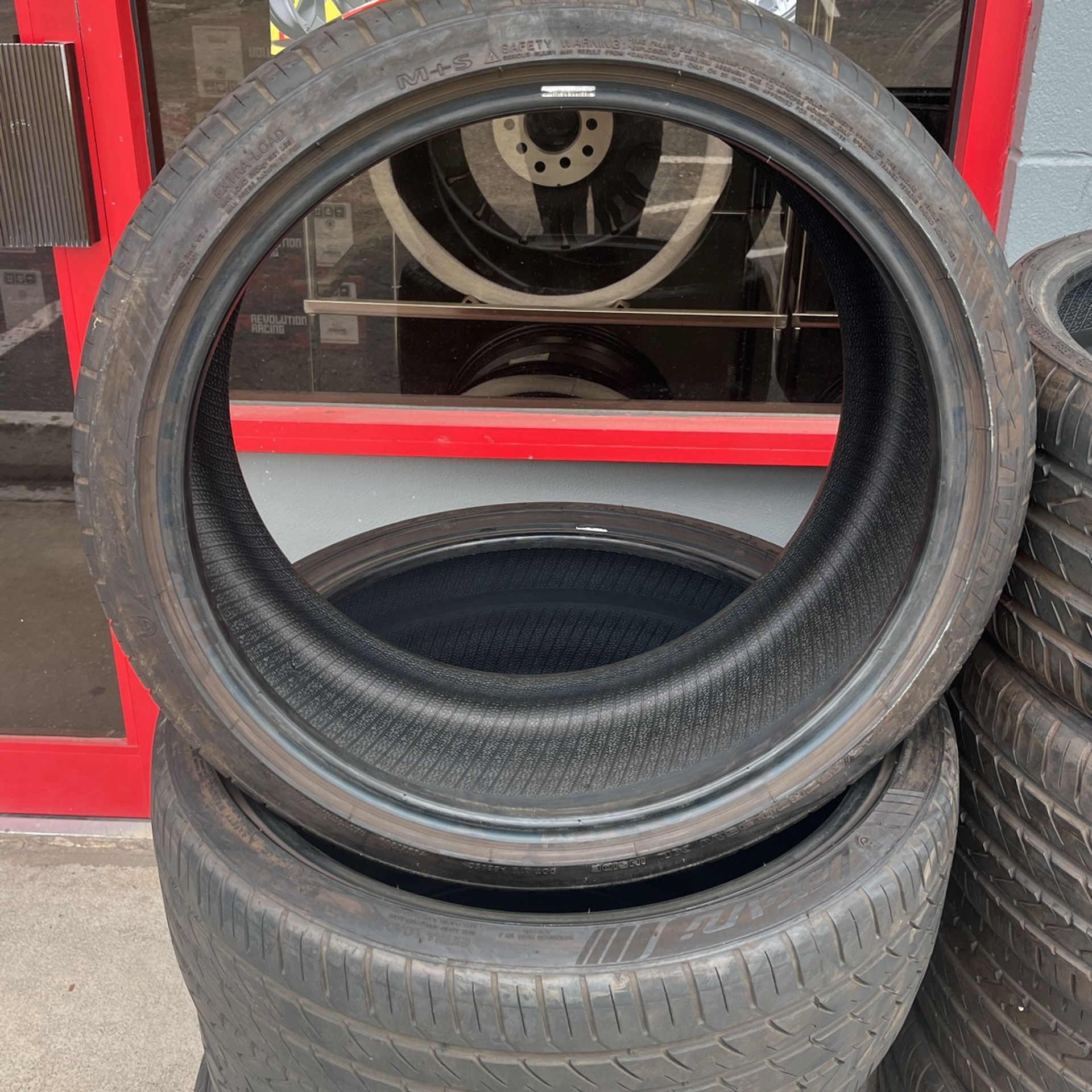 245/35/20 Lexani Tires