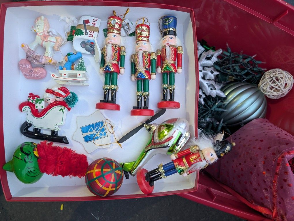 Christmas Decorations 