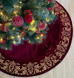 (Brand New In Box) 
60-Inch Victorian Velvet Christmas Tree Skirt with Gold Damask Embroidery and Plush Lace Ties, Burgundy /A6-DC-5561
