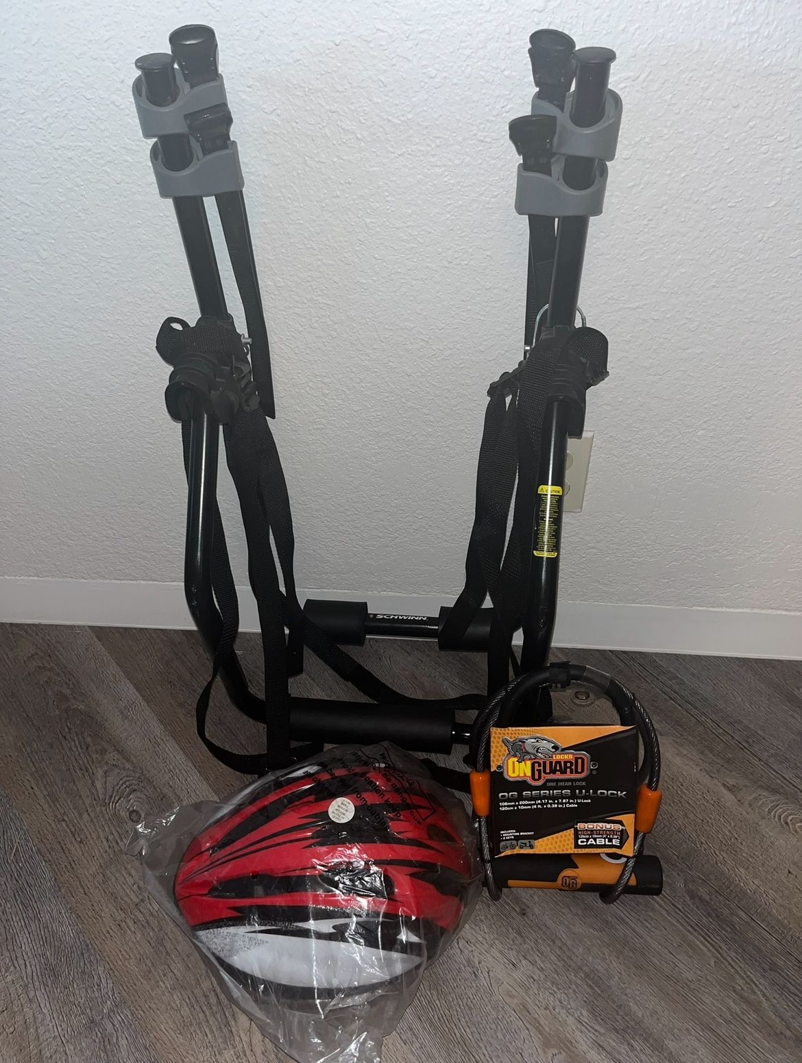 Schwinn Car Bike Mount Rack, Bike Lock, Helmet Bundle