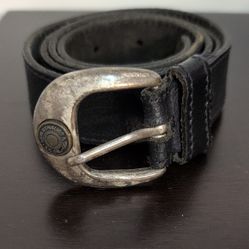 Vintage Levis Black leather Belt Size 34/35 