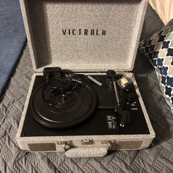 Record Player (Victrola)