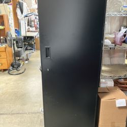 EuroCave V-256w Wine Cellar - Holds 150 to 200 Bottles 