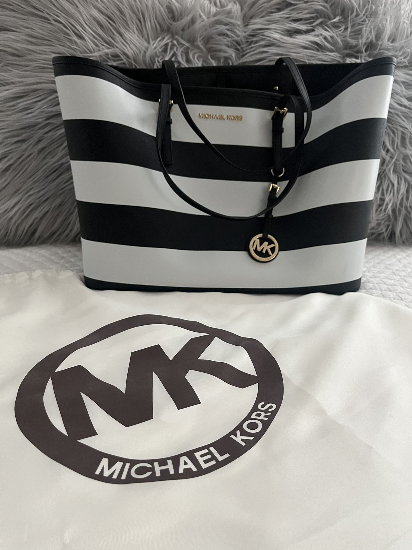 New Micheal Kors Large Tote Bag