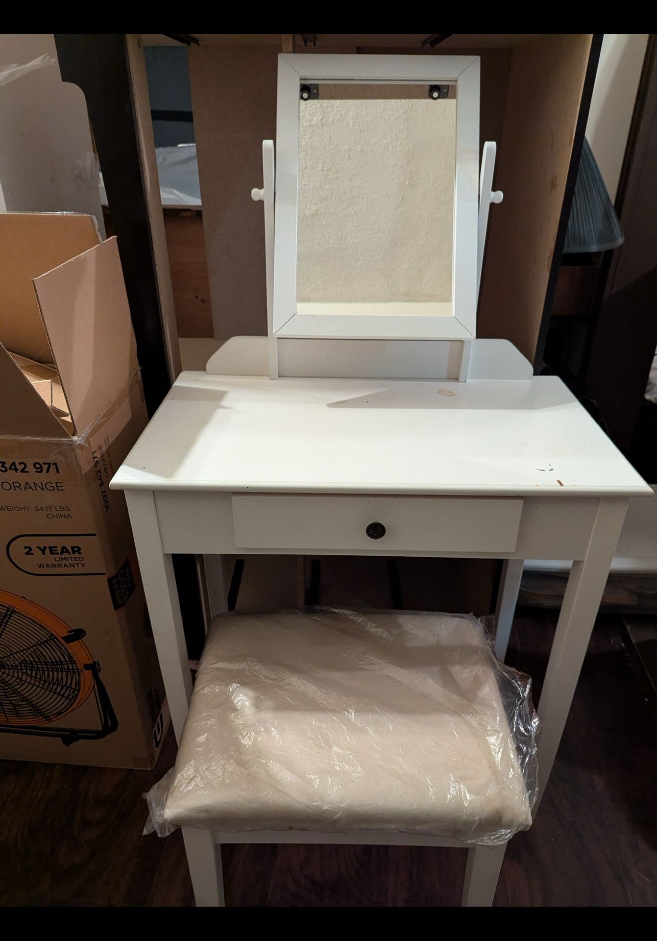 Small Vanity Set With Mirror And Chair