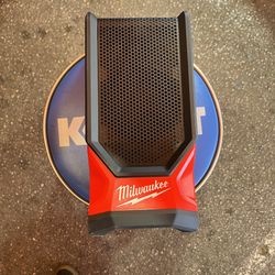 Milwaukee M18 Bluetooth Jobsite Speaker (Tool Only)