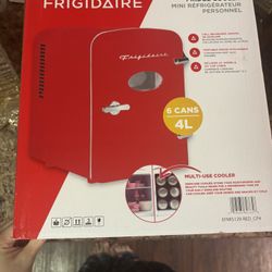 Frigidaire Mini Personal Fridge, Red, 7.09''x9.84''x10.5''