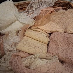 Endless of Arts & Crafts Lace.