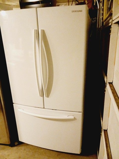 Refrigerador SAMSUNG TODO FUNCIONA BIEN CON GARANTIA