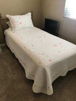 Twin Quilt Set