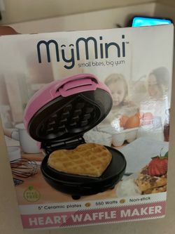 Mini heart waffle maker