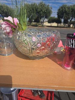 L.E. Smith Glass "Daisy and Button" pattern punch bowl