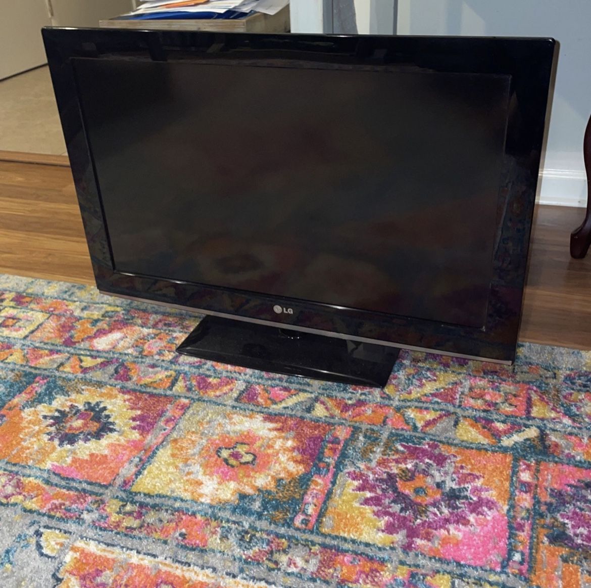 32” TV