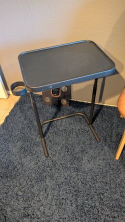 Adjustable laptop stand
