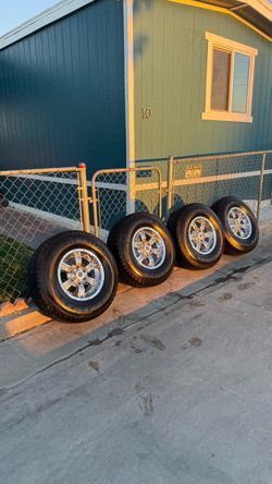 American Racing Chevy silverado & Gmc sierra 16” rims &Tires