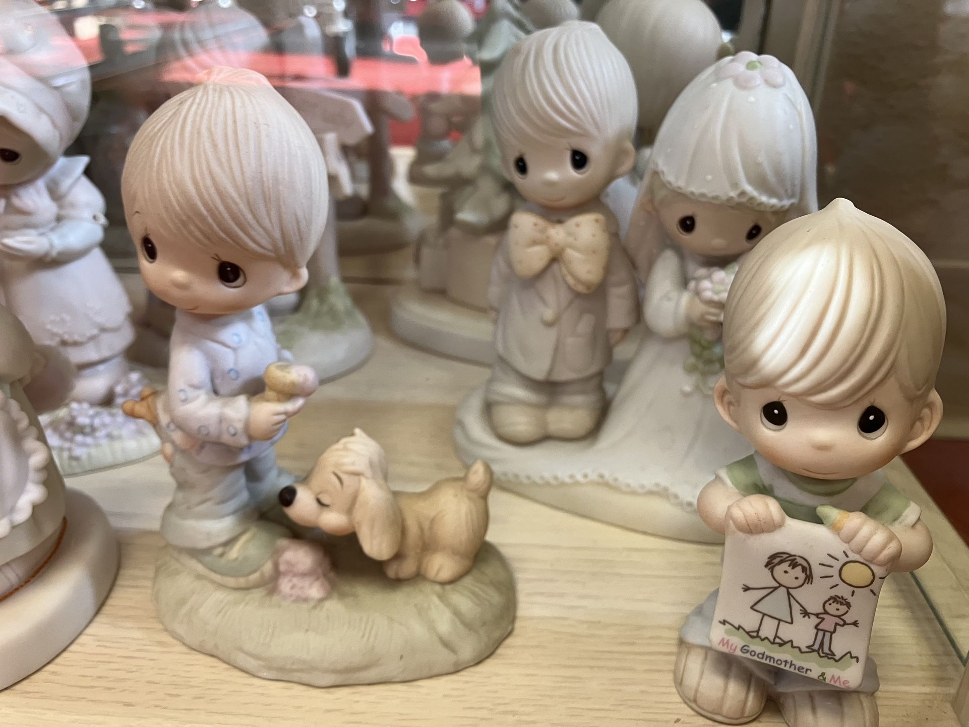 Precious Moments Figurines 