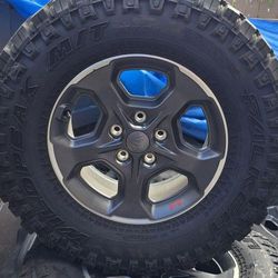 JEEP GLADIATOR RUBICON TIRES WITH WHEELS