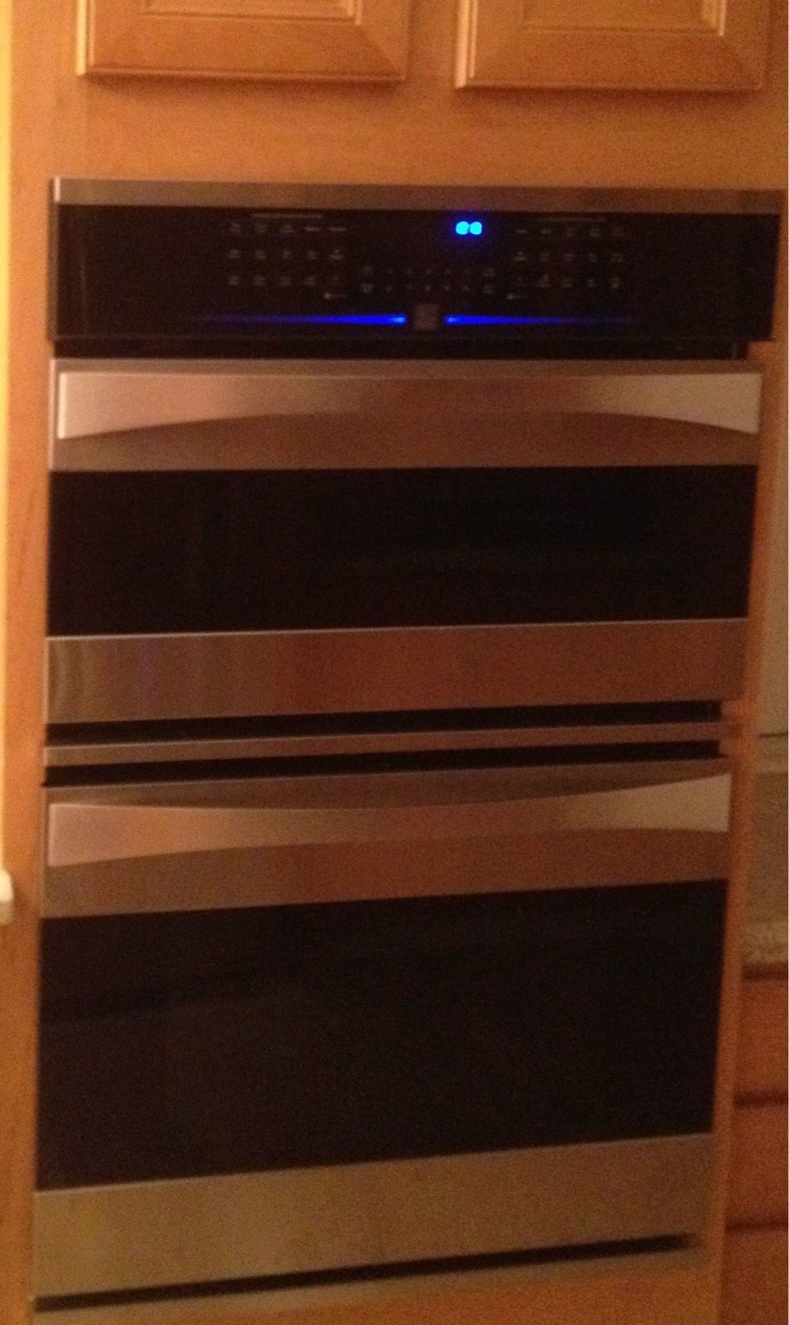 30-inch electric wall oven and microwave combination unit