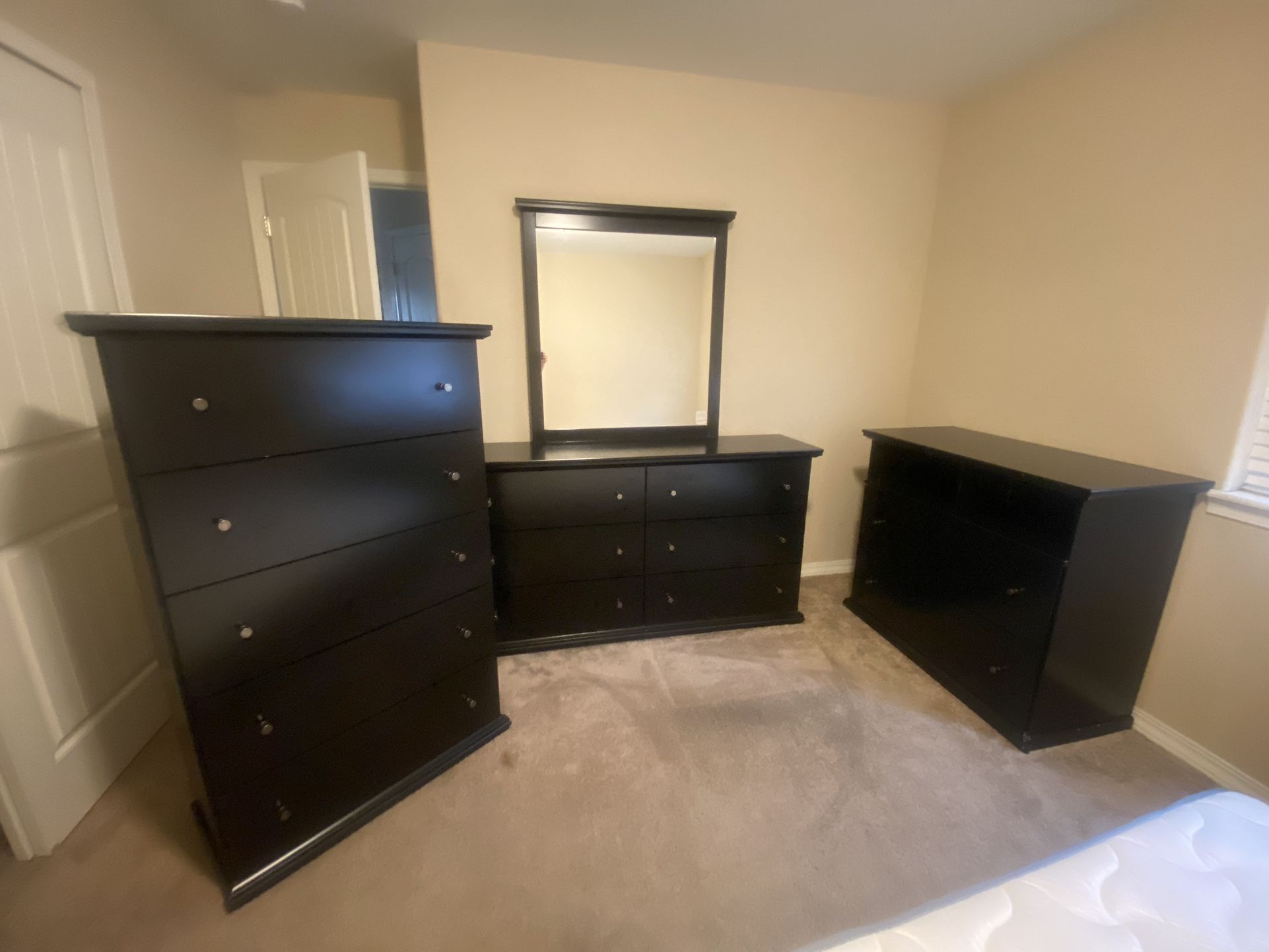 3 Piece Black Dresser Set With Mirror