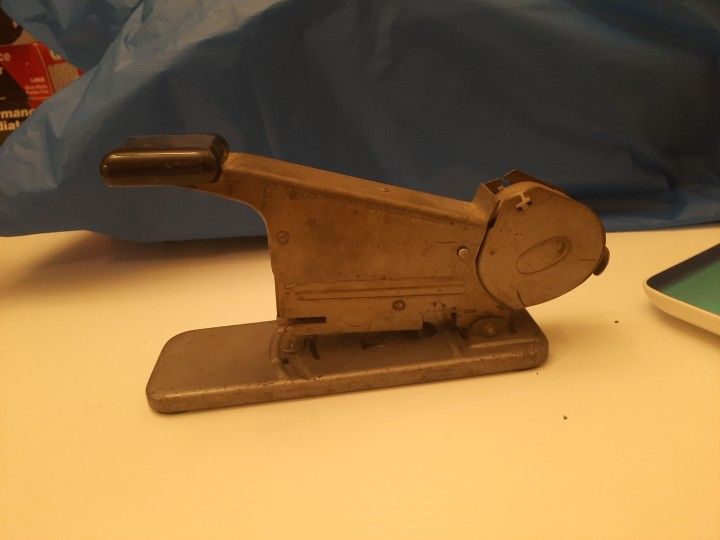 Vintage Bates Model B Wire Fed Stapler. Still Works!