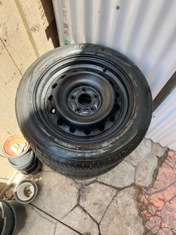 Honda Civic OEM Rims & Tires – Great Condition