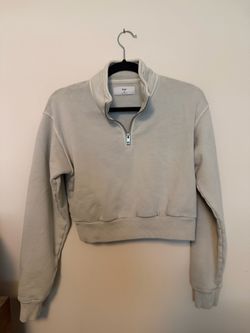 Cropped TNA quarter zip sweatshirt