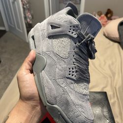 Jordan 4 Kaws 