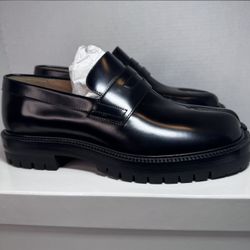 MARGIELA TABI LOAFER SIZE 42
