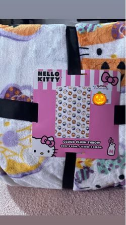 Hello Kitty Halloween cloud plush throw blanket 🎃
