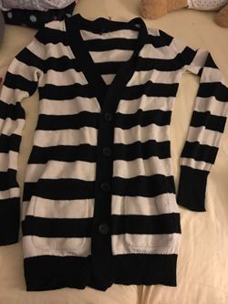 Cardigan size small en buenas condiciones