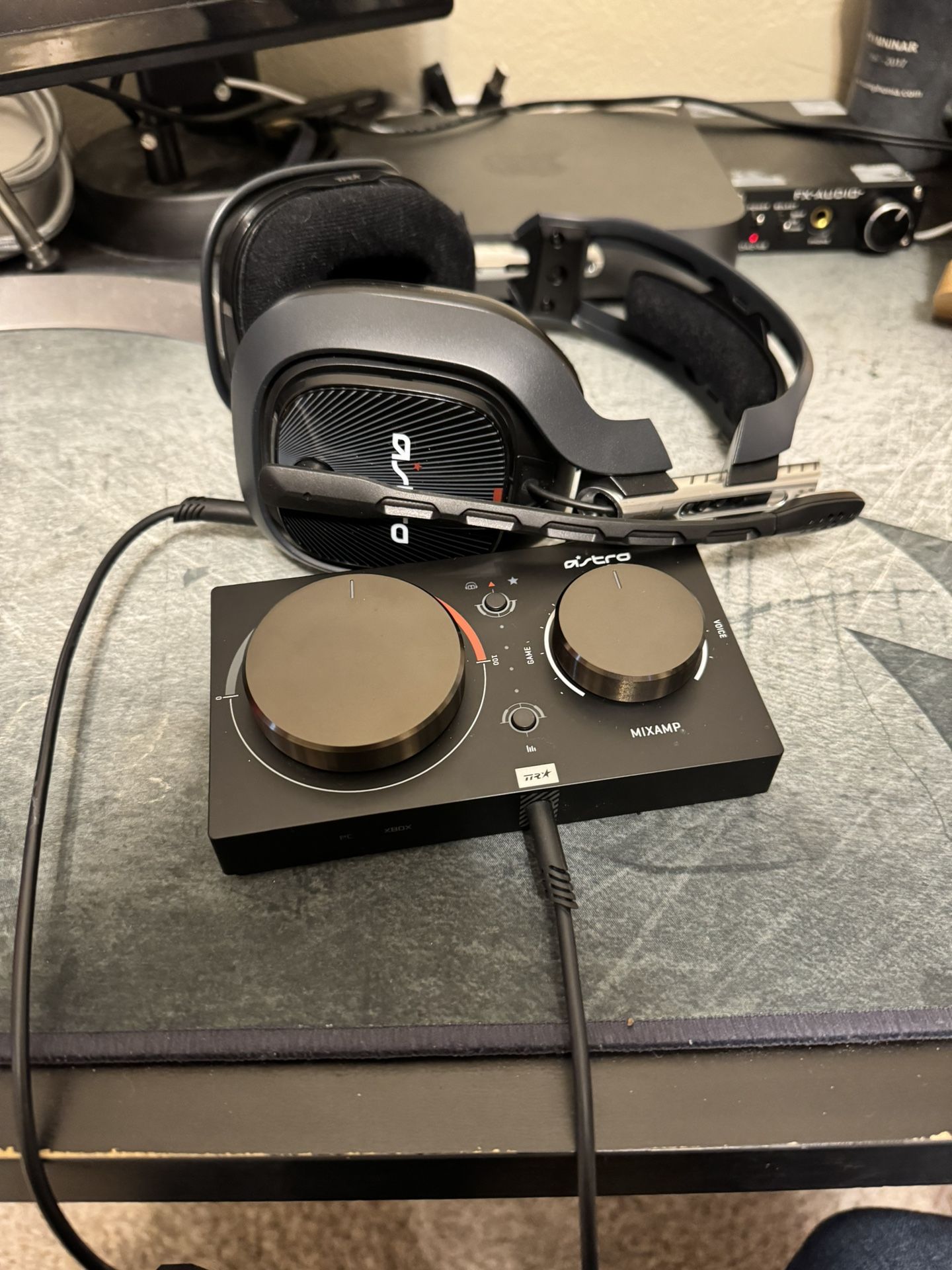 ASTRO A40 GAMING HEADSET — WITH MIXAMP — GREAT CONDITION