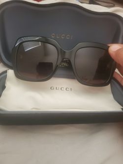 WOMANS GUCCI SHADES