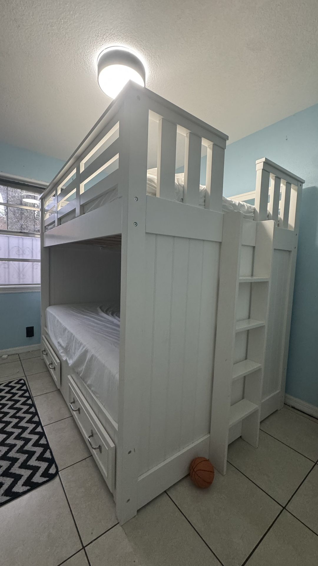 Full Bunkbed With Two Drawers