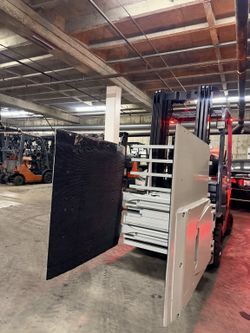 TOYOTA 8FGCU25 5500 lb for sale, 3 stage, clamp EXCELLENT CONDITION