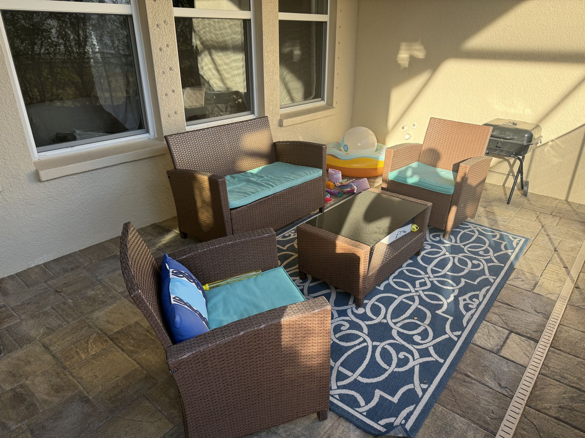 Patio seating set