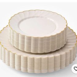 HIGH END 60 Pc Disposable Ivory Scalloped Plastic Plates with Gold Trim - 30 Din