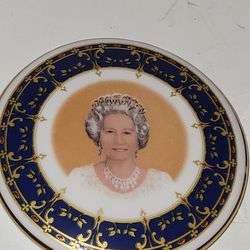 Queen Elizabeth II 1952 to 2002 Golden Jubilee Trinket Box Chinacraft London fine Bone china England
