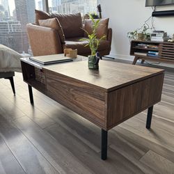 Lift-Top Coffee Table with Hidden Storage – Great Condition