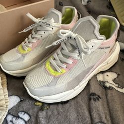 Women’s Shoes 