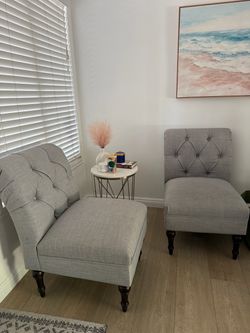 Accent chairs