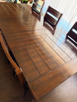 Dining room table w 6 chairs. In good condition just normal wear. Located in Whittier. 92” long w (18”) leaf inserted.