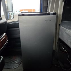 Vissani Mini Fridge