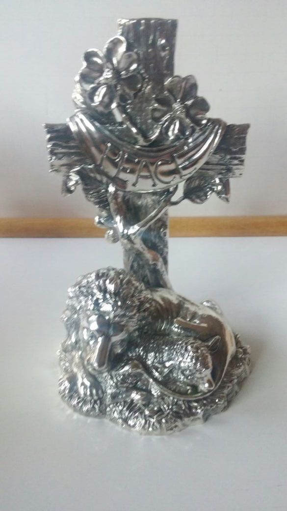 Beautiful 2003 Arthur Court Aluminum Peace Cross Lion & Lamb 1 Corinthians 7:15 Statue