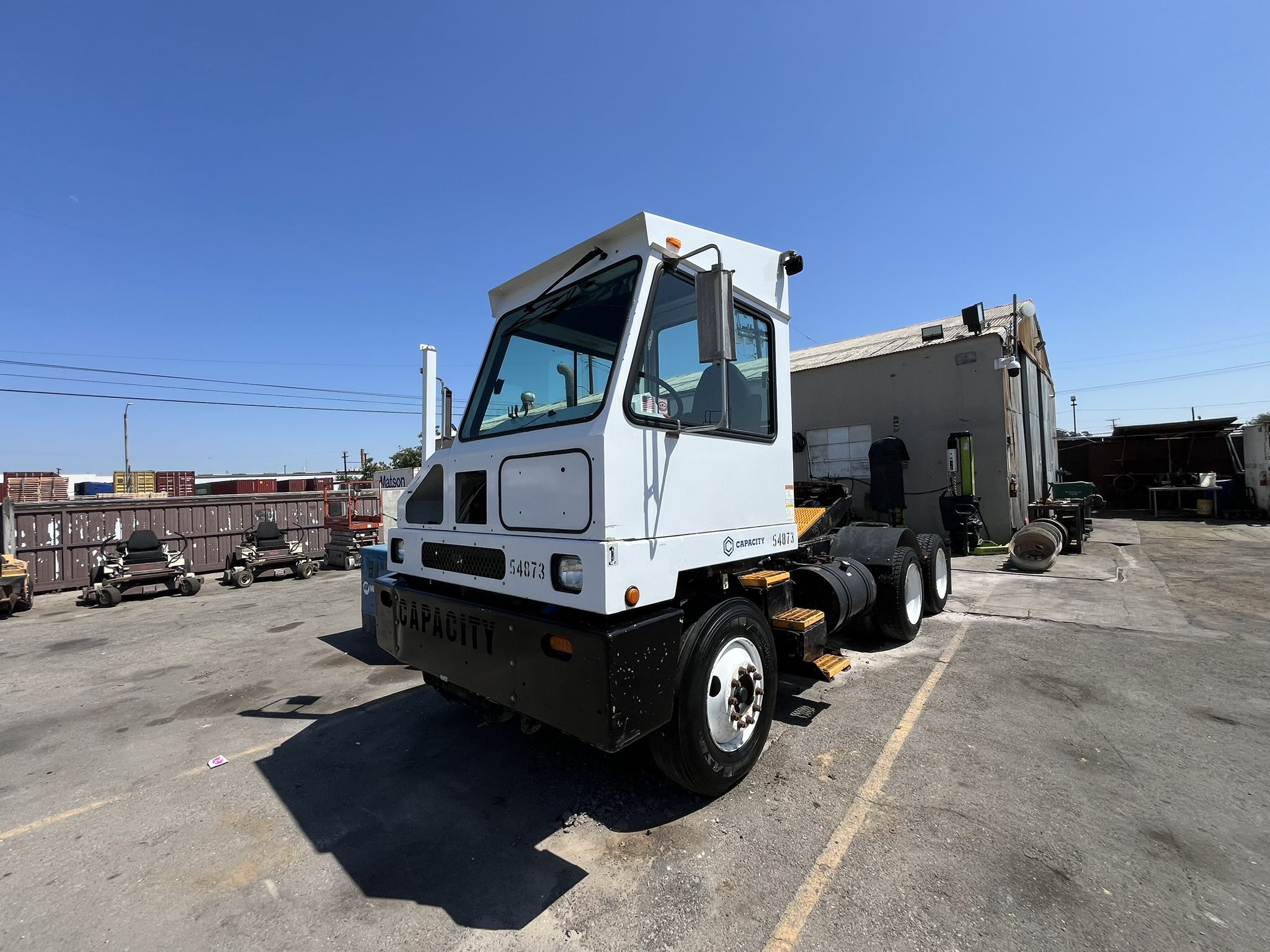 2019 Capacity Yard Goat - yard Spotter 3 Axle