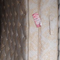 Luxury Pillow Top Mattress Queen 