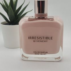 Givenchy
 
Irresistible Rose Velvet Eau de Parfum

2.7 fl⭐️