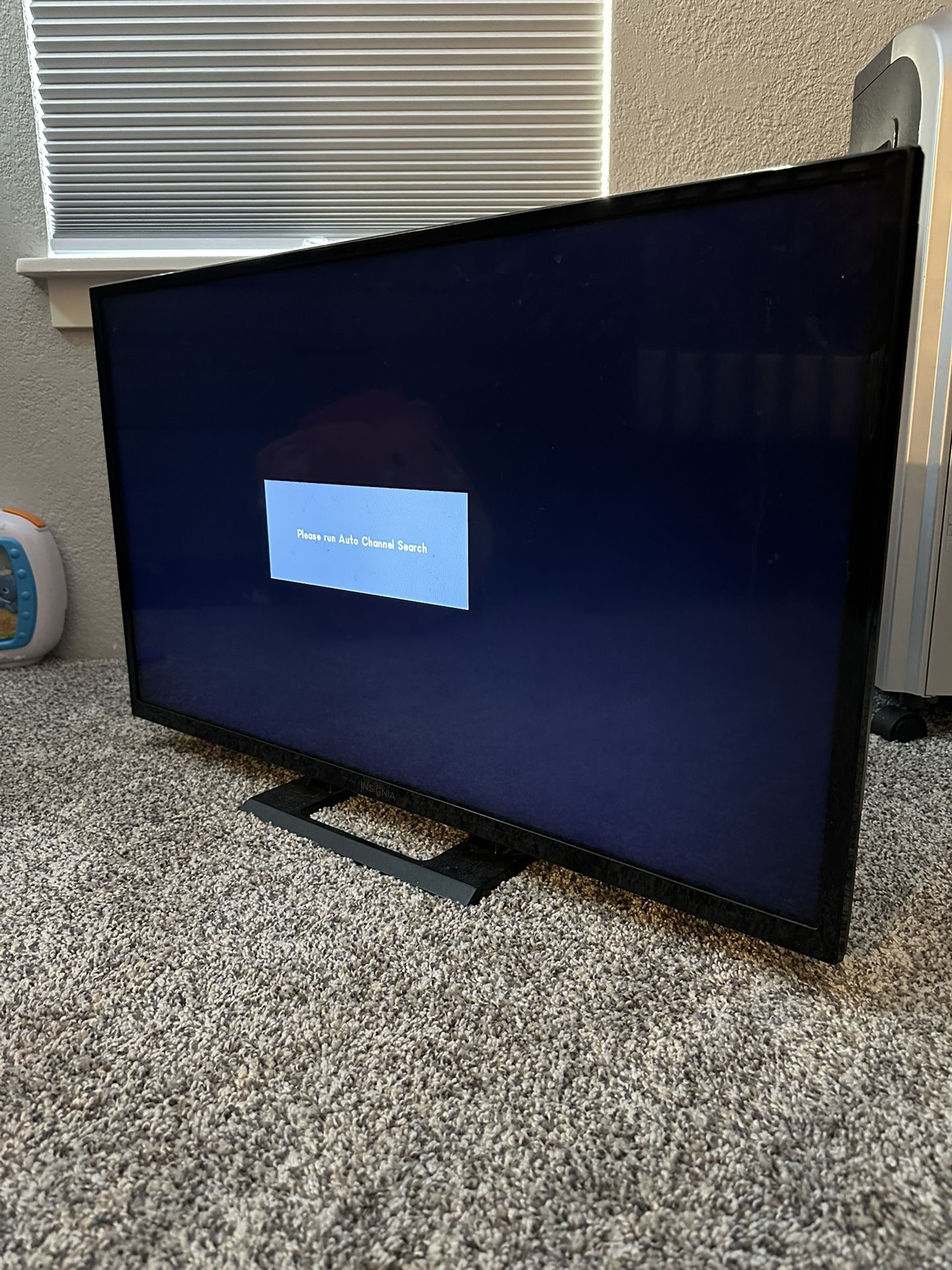 Insignia 40” TV
