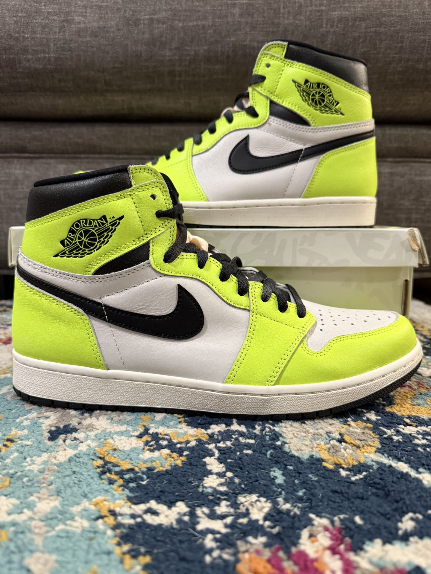 Nike Air Jordan 1 Retro High OG “Visionaire”