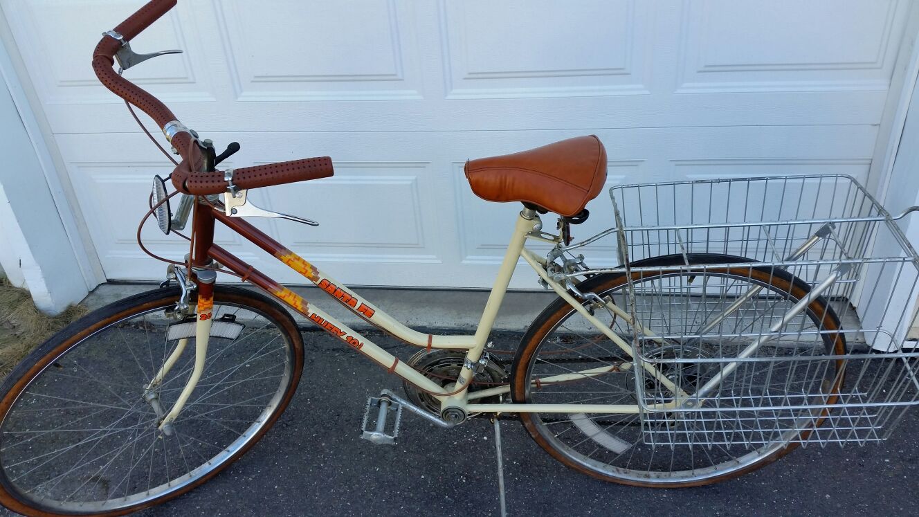 Vintage Girls Huffy Santa Fe 10 Speed Bicycle
