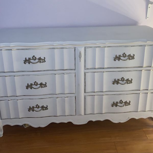 6 Drawer Vintage White With Gold Rustic Handles Dresser for Sale in Los
